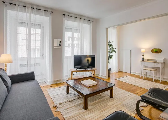 Sunny Apartment In The Heart Of Principe Real