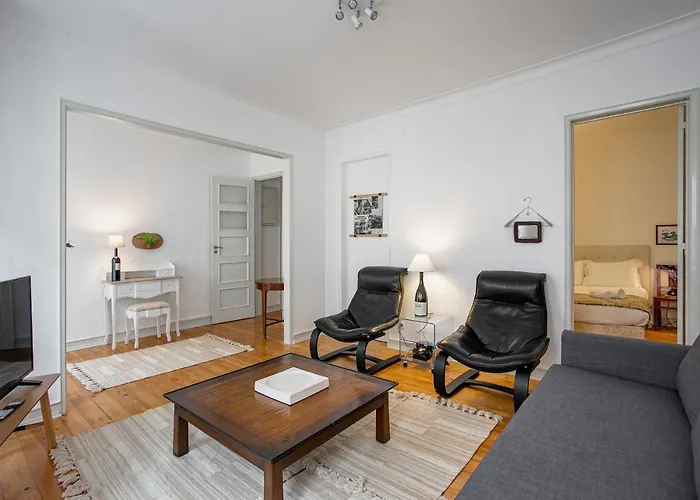Sunny Apartment In The Heart Of Principe Real