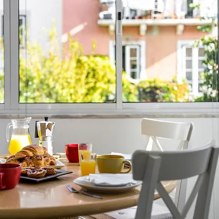 Sunny Apartment In The Heart Of Principe Real Lisbon Exterior photo